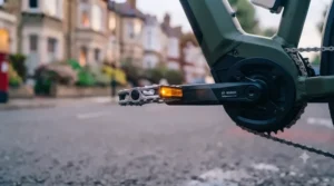Comparison diagram showing permitted flashing and steady-state ebike lights during daytime and night riding.